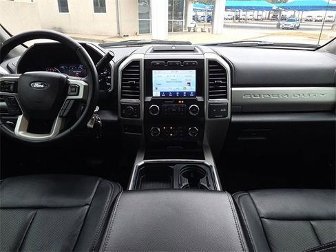 Used 2020 Ford F250 Lariat w/ Chrome Package image 11