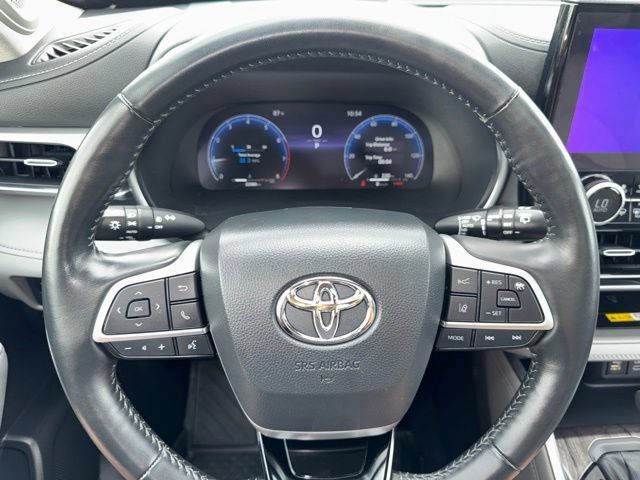 Used 2023 Toyota Highlander Platinum AWD/4WD image 20