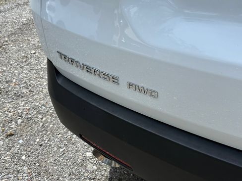 Certified 2022 Chevrolet Traverse LS w/ LPO, Floor Liner Package AWD/4WD image 9
