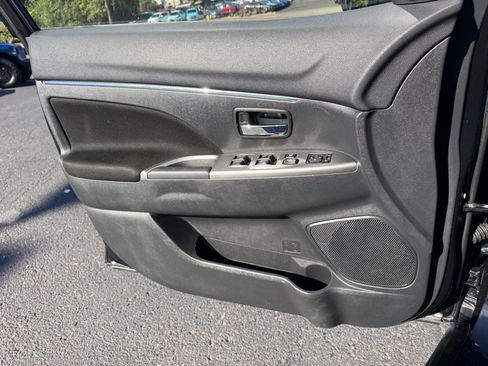 Used 2021 Mitsubishi Outlander Sport SE image 22