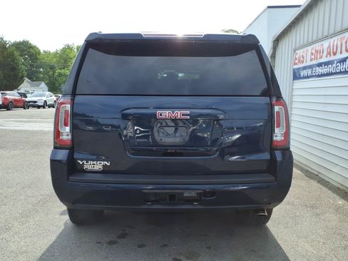 Used 2017 GMC Yukon SLT w/ Open Road Package AWD/4WD image 4