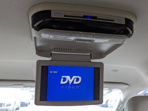 Used 2017 Chrysler Pacifica Touring-L FWD image 28