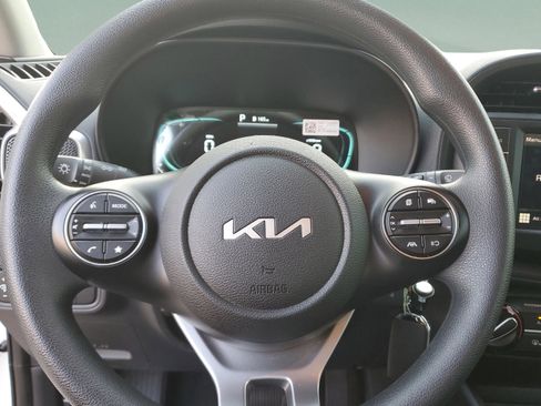 Certified 2025 Kia Soul LX w/ LX Technology Package image 16