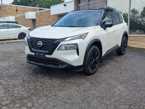 Used 2023 Nissan Rogue SV w/ SV Premium B Package AWD/4WD image 3