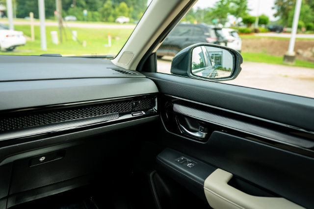 Used 2024 Honda CR-V EX-L image 30