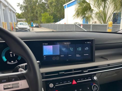 Used 2025 Hyundai Tucson Blue image 18