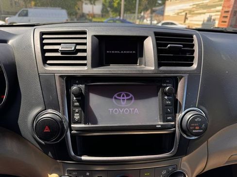 Used 2013 Toyota Highlander SE AWD/4WD image 15