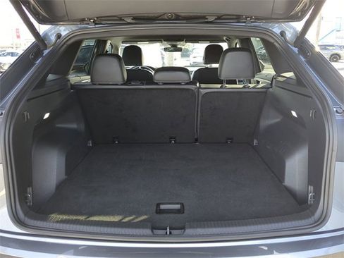 Certified 2024 Volkswagen Atlas Cross Sport SE image 9