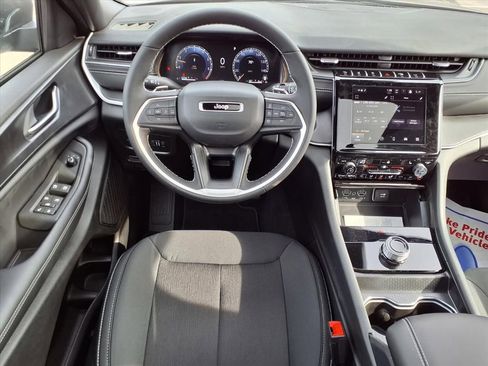 New 2025 Jeep Grand Cherokee L Laredo w/ Luxury Tech Group I image 9