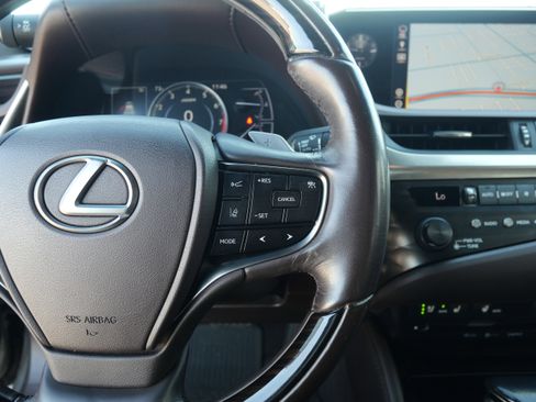 Used 2019 Lexus ES 350 w/ Premium Package image 13