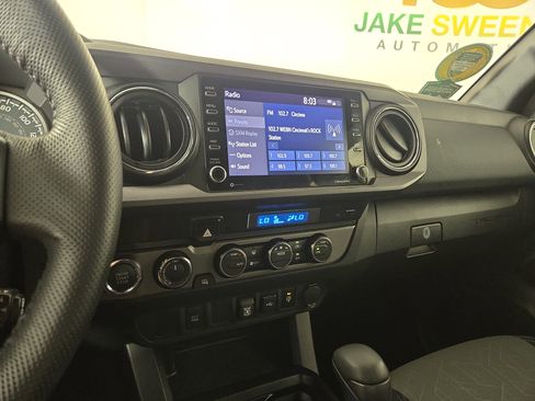 Used 2021 Toyota Tacoma TRD Off-Road AWD/4WD image 20