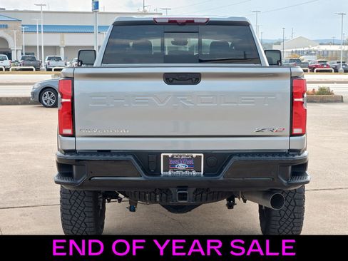 Used 2025 Chevrolet Silverado 2500 ZR2 w/ Technology Package image 4