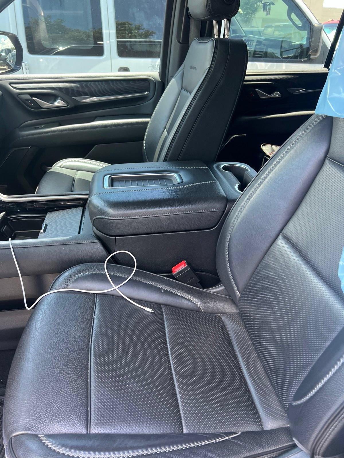 Used 2022 GMC Yukon Denali AWD/4WD image 10