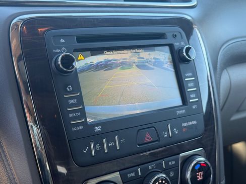 Used 2015 Buick Enclave Premium image 19