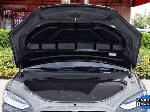 Used 2023 Tesla Model X image 4