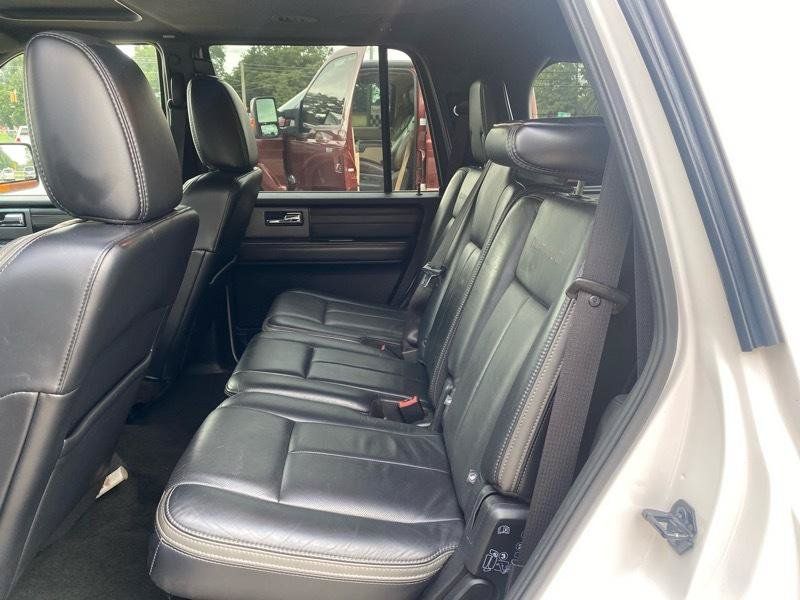 Used 2017 Ford Expedition Platinum RWD image 7