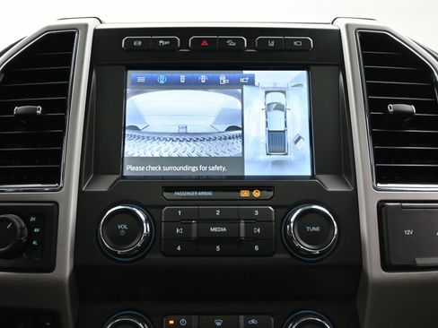 Used 2021 Ford F250 Lariat w/ Tremor Off-Road Package image 31