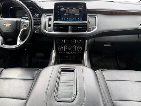 Used 2024 Chevrolet Suburban Premier AWD/4WD image 15