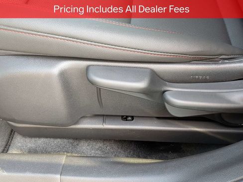 Used 2025 Chevrolet Trax RS w/ Driver Confidence Package FWD image 20