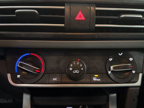 Used 2023 Kia Seltos LX image 12