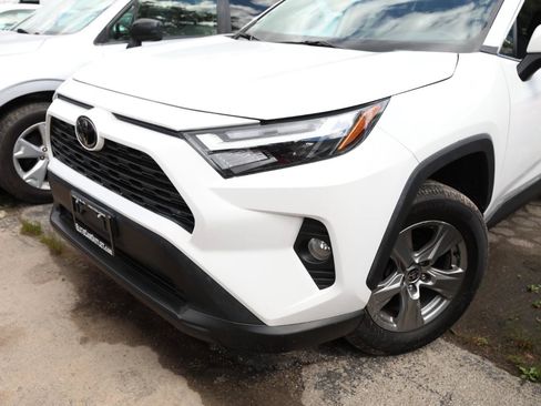 Used 2023 Toyota RAV4 XLE AWD/4WD image 2