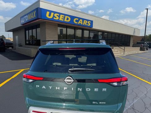 Used 2023 Nissan Pathfinder SL AWD/4WD image 5