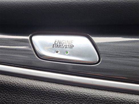 Used 2020 Buick Enclave Essence image 22