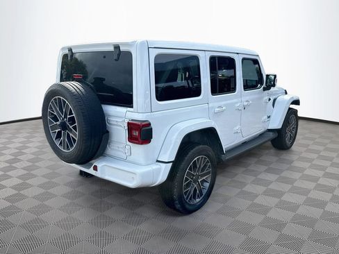 Used 2022 Jeep Wrangler Unlimited Sahara AWD/4WD image 6