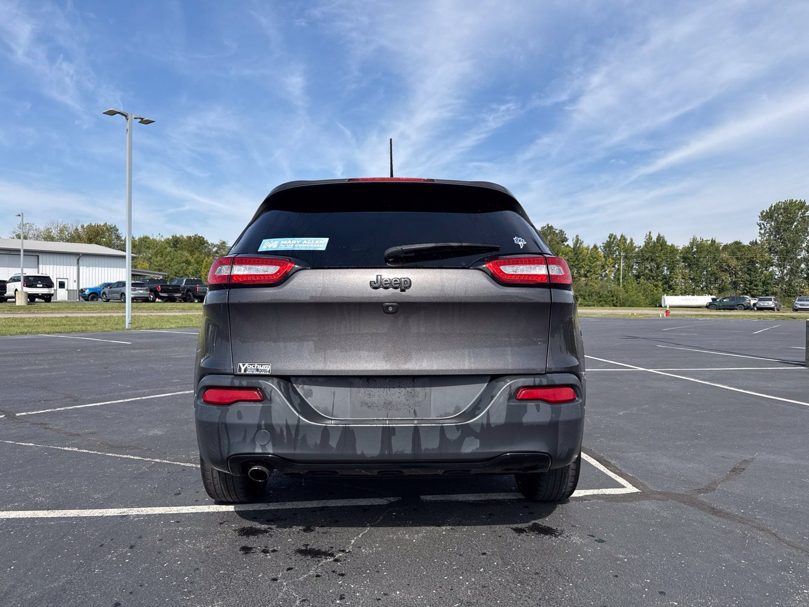 Used 2018 Jeep Cherokee Latitude w/ Altitude Package FWD image 5