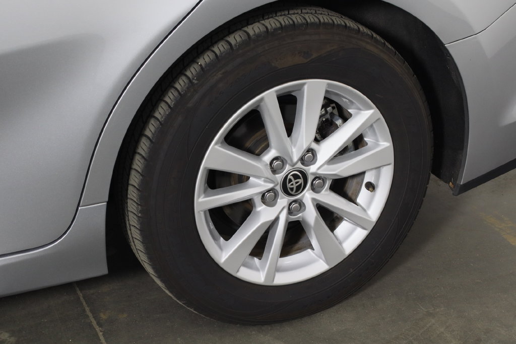 Used 2025 Toyota Camry LE FWD image 38