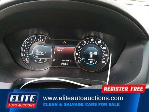 Used 2016 Ford Explorer Platinum image 13