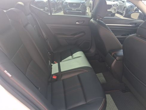 Used 2024 Nissan Altima 2.5 SR w/ SR Premium Package FWD image 14