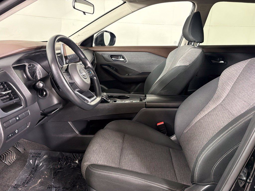 Used 2023 Nissan Rogue SV FWD image 21