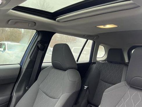 Certified 2022 Toyota Corolla Cross LE image 8