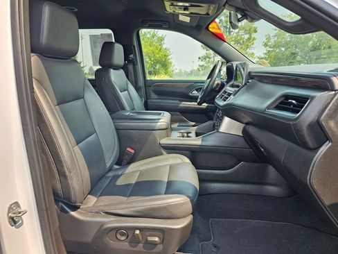 Used 2021 Chevrolet Suburban LT AWD/4WD image 10