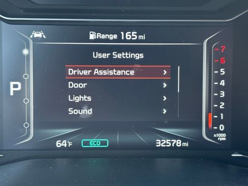 Used 2022 Kia Niro EX Premium image 9