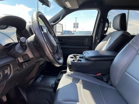 Used 2024 RAM 2500 Tradesman w/ Chrome Appearance Group AWD/4WD image 15