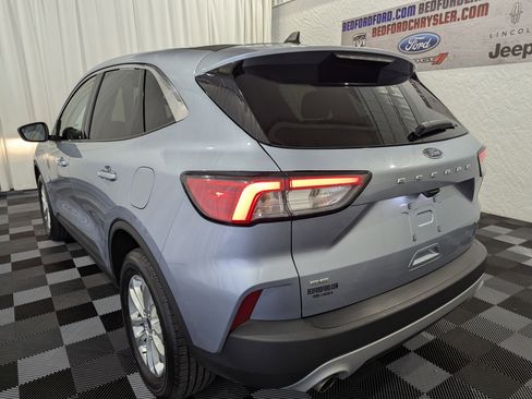 Used 2022 Ford Escape SE w/ Cold Weather Package image 8