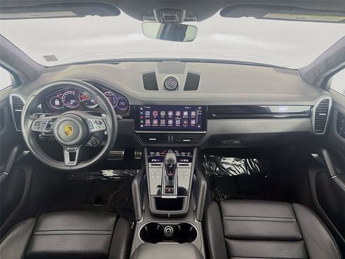 Used 2022 Porsche Cayenne Turbo AWD/4WD image 15