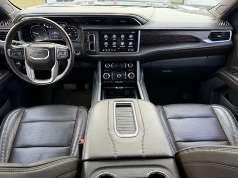 Used 2021 GMC Yukon Denali w/ Denali Premium Package AWD/4WD image 13