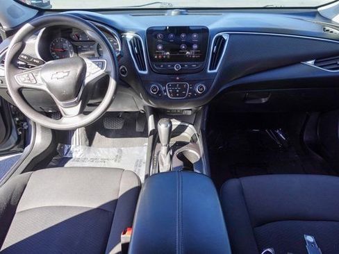 Used 2019 Chevrolet Malibu LT image 12