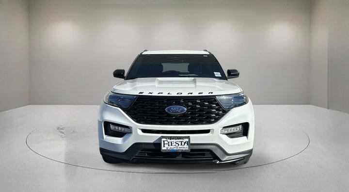 Certified 2024 Ford Explorer ST-Line w/ Class IV Trailer Tow Package RWD image 2