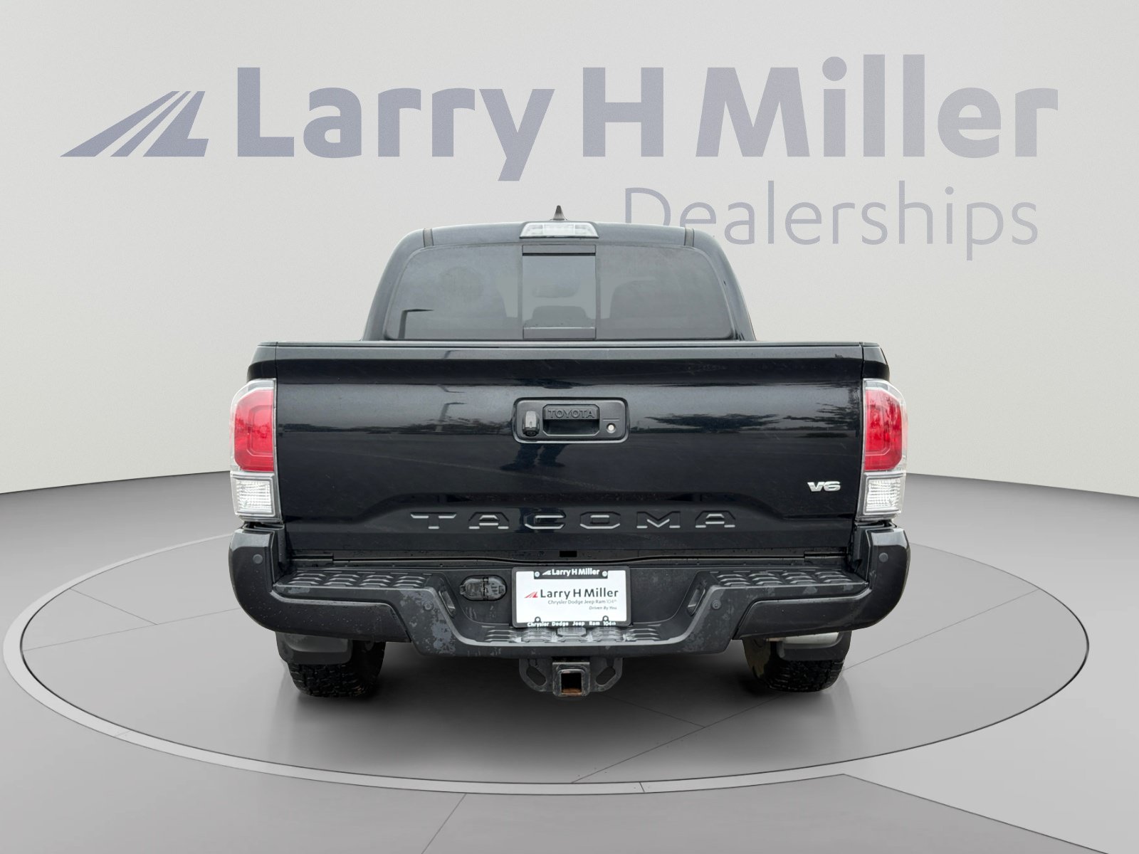 Used 2022 Toyota Tacoma TRD Off-Road w/ Technology Package AWD/4WD image 5