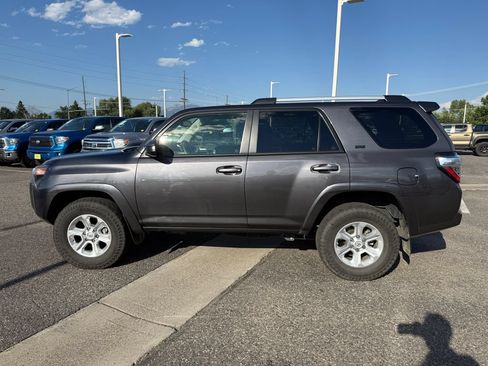 Used 2021 Toyota 4Runner SR5 AWD/4WD image 3