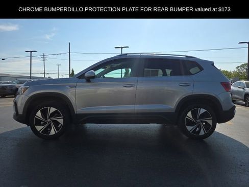 Used 2023 Volkswagen Taos SE AWD/4WD image 4