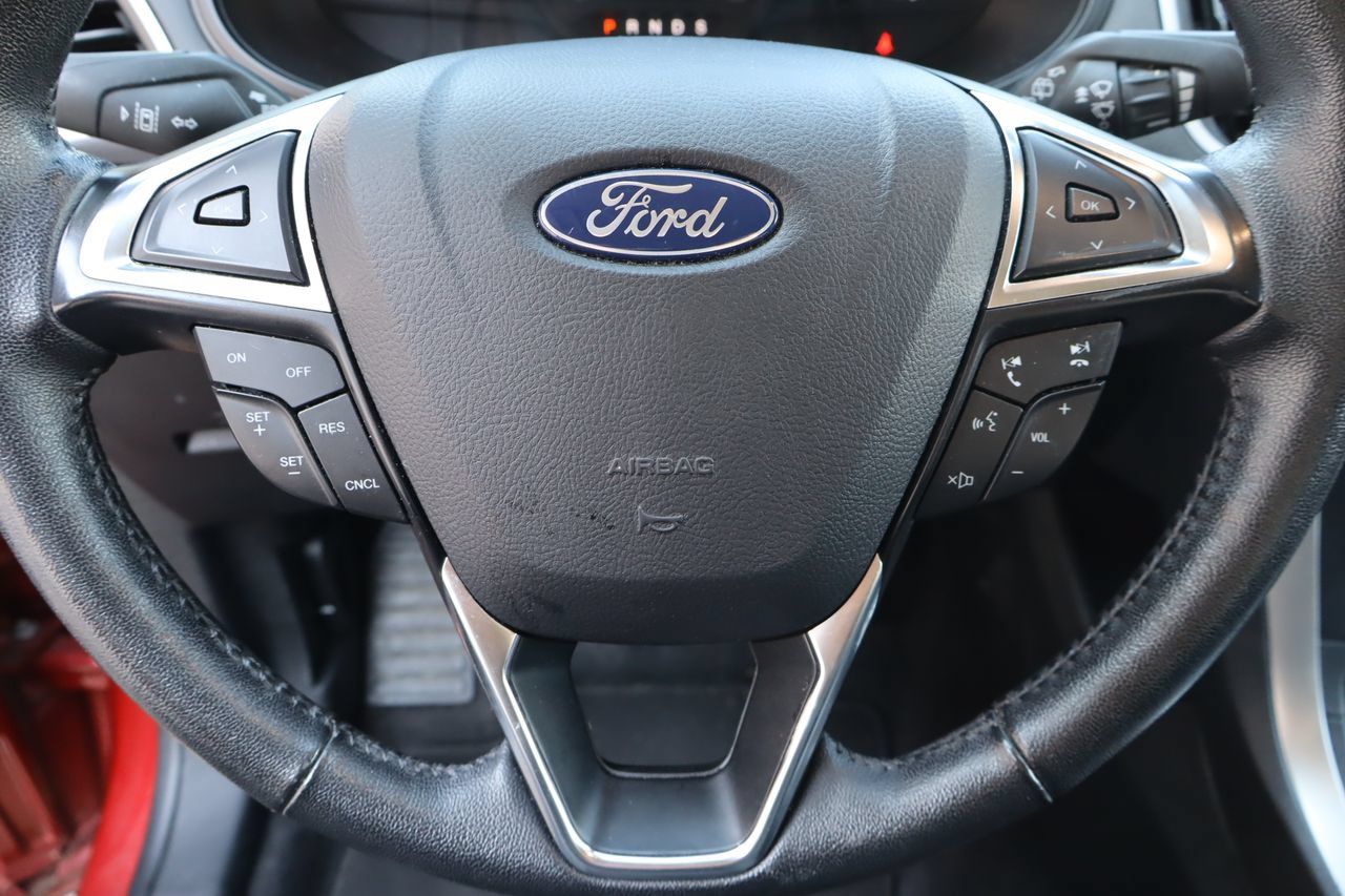 Used 2024 Ford Edge SEL AWD/4WD image 10