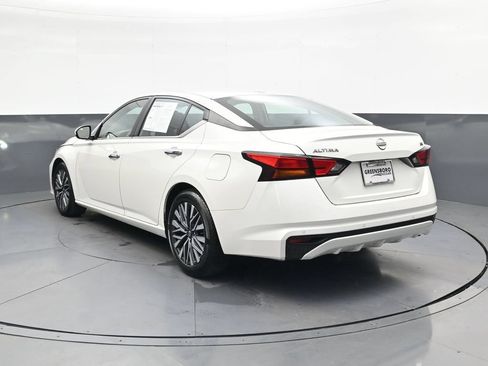 Used 2023 Nissan Altima 2.5 SV FWD image 8