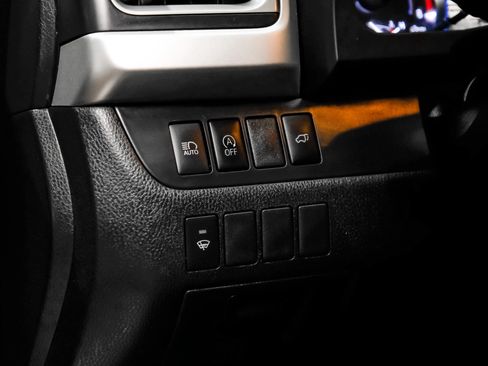 Used 2018 Toyota Highlander XLE FWD image 23