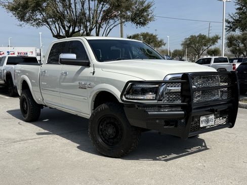 Used 2018 RAM 2500 Laramie image 2