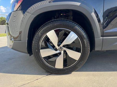 Certified 2025 Volkswagen Taos S AWD/4WD image 31